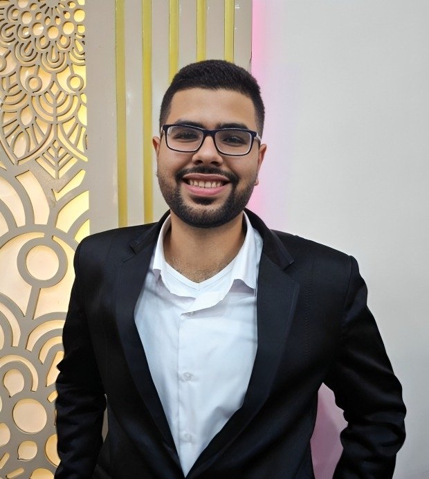 علي خالد